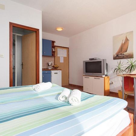 Stunning Apartment In Kornic With House Sea View Exteriör bild