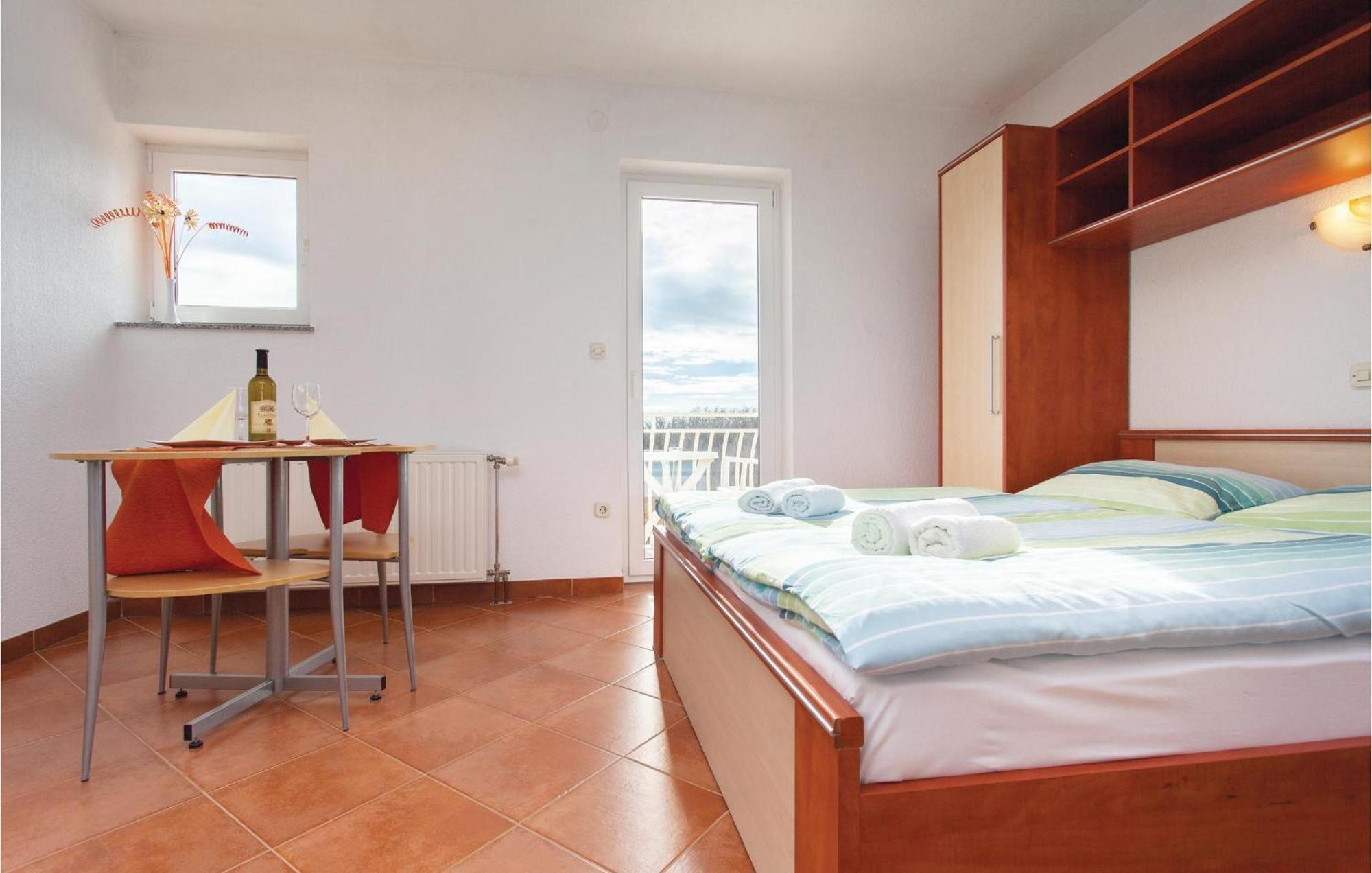 Stunning Apartment In Kornic With House Sea View Exteriör bild